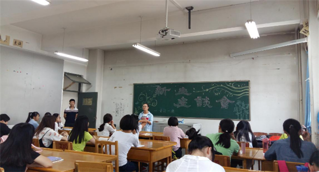 优秀硕士研究生代表与新生分享研究生生活